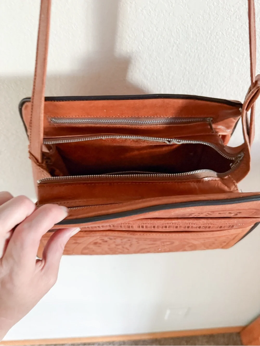 Vintage 1970’s Mexican Leather Embossed Crossbody Bag